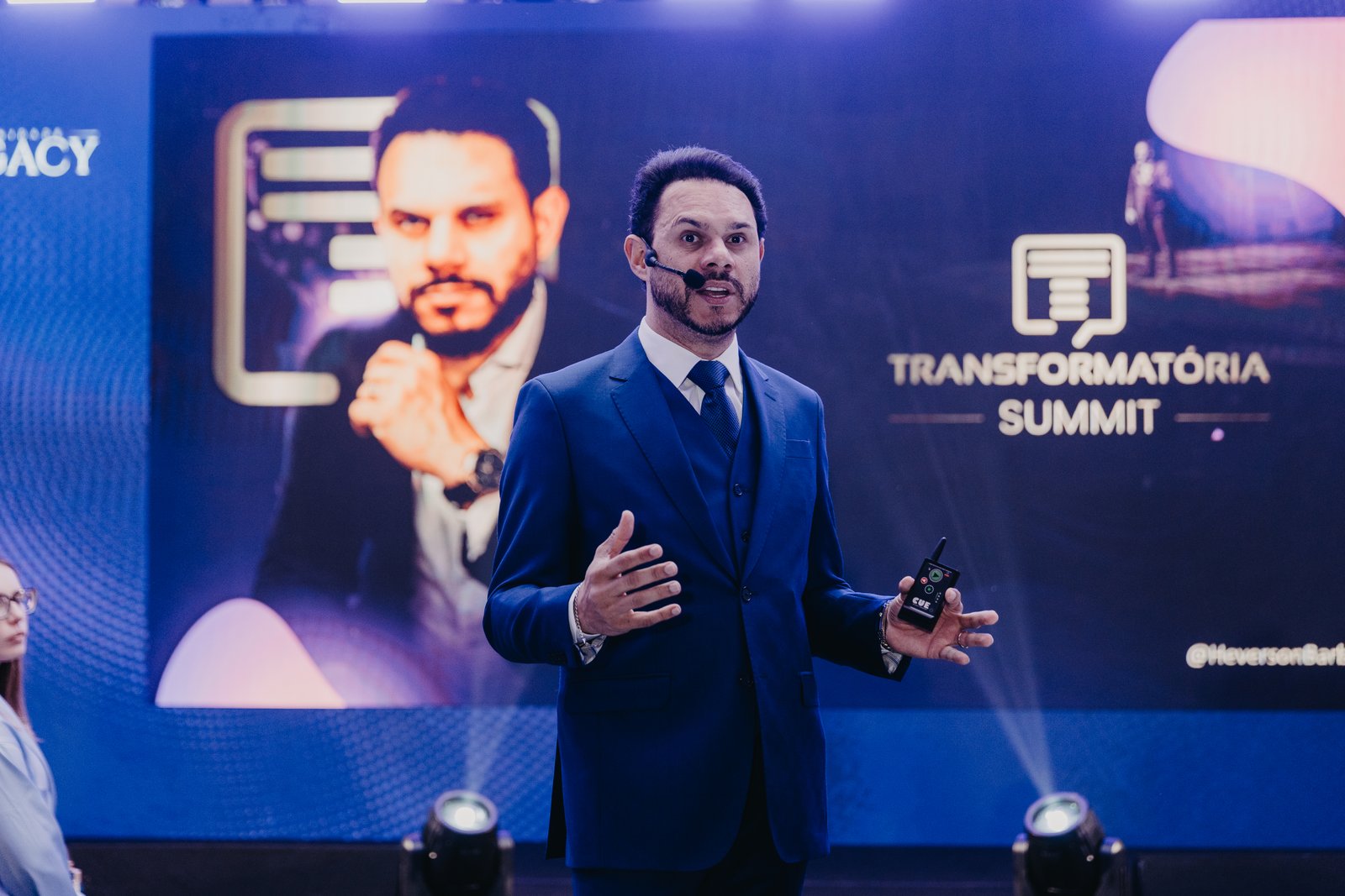 Heverson Barbosa palestrando no Transformatória Summit